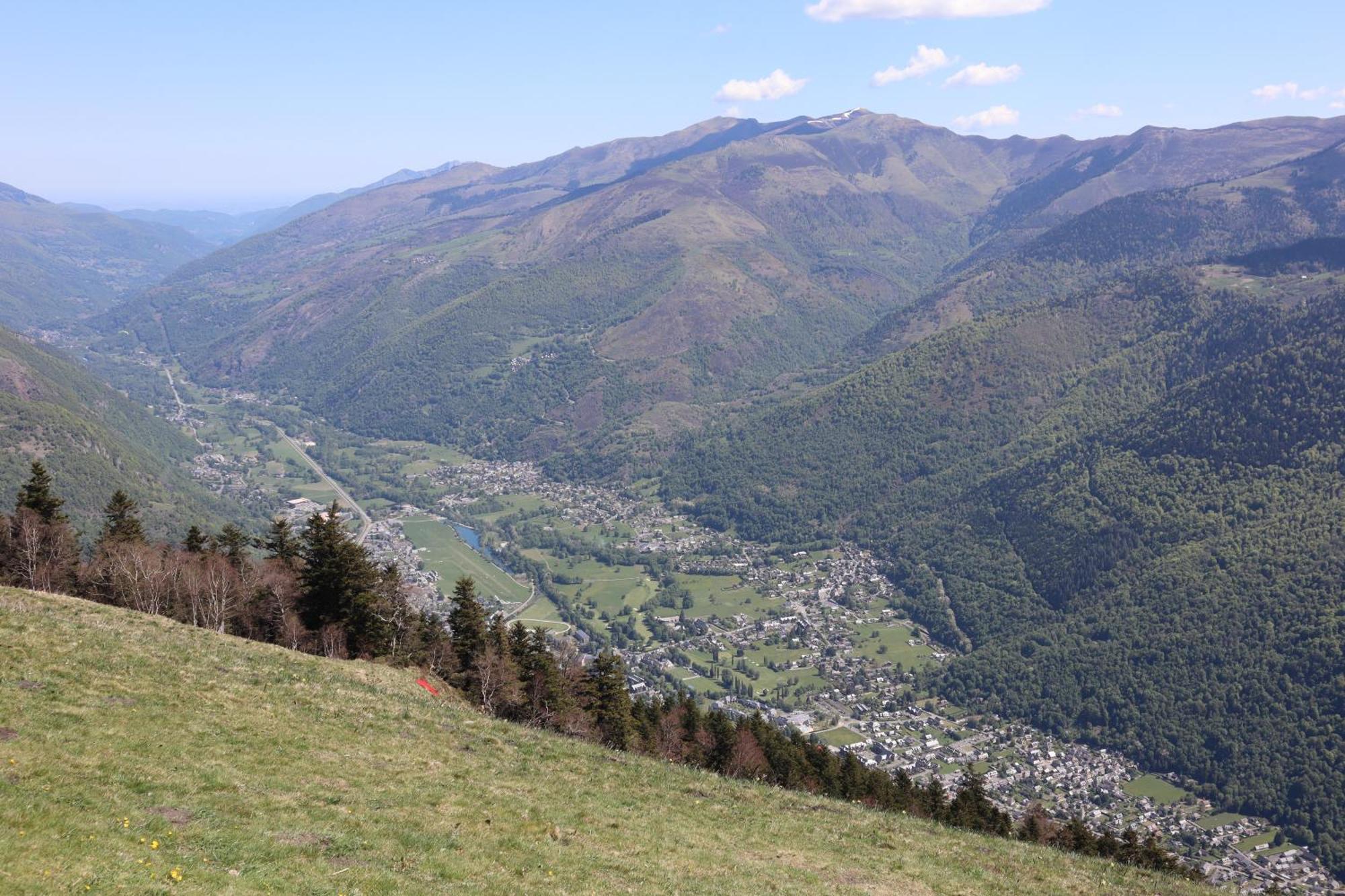 Apartment Poste & Golf, Pour 4 Personnes Au Coeur De Luchon Bagneres-de-Luchon